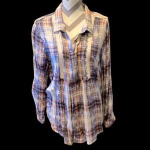 Adorable plaid blouse with little bit of lace